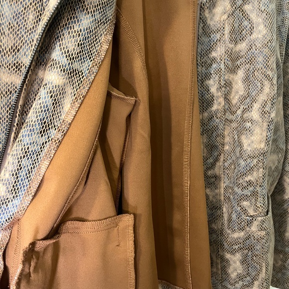 Coco Y Club zip up jacket looks like snake, skin, hand wash - Picture 4 of 7